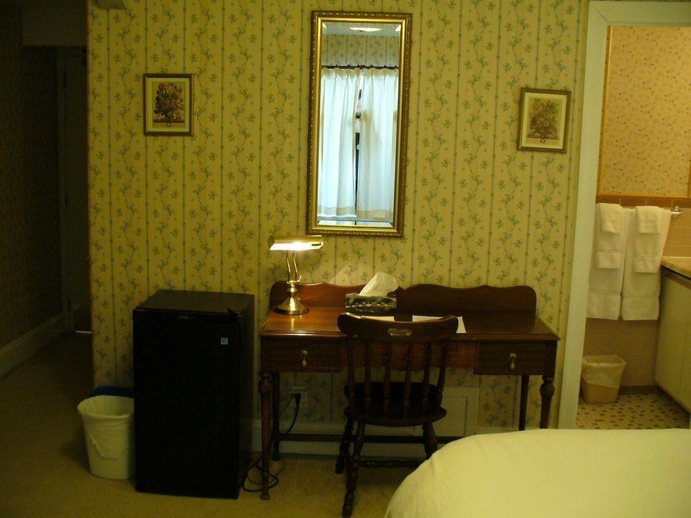 Albert House Bed & Breakfast 3*